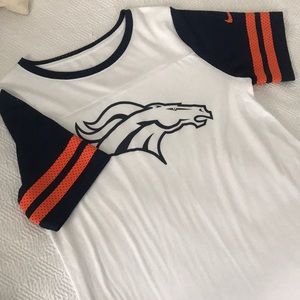 Denver Broncos tee